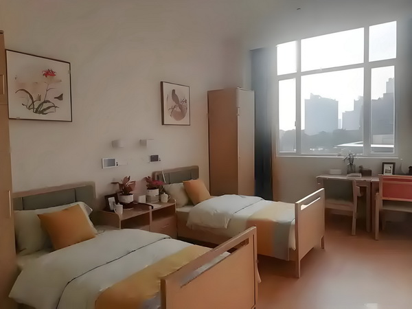袁姗姗哀牢山“上班记”：当明星特权遇上蚂蟥